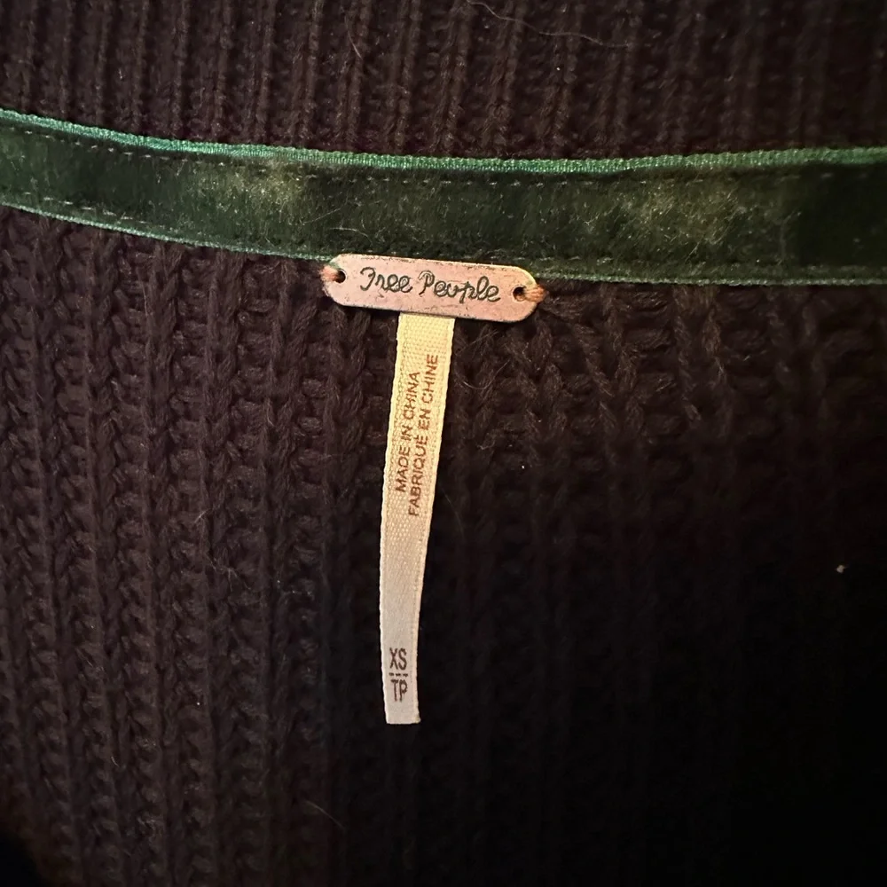 Free People Sweater - Picture 4 of 4